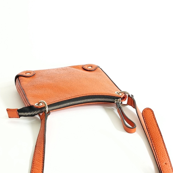 🇨🇦Danier Orange Leather Rivet Detailed Crossbody - Picture 5 of 9